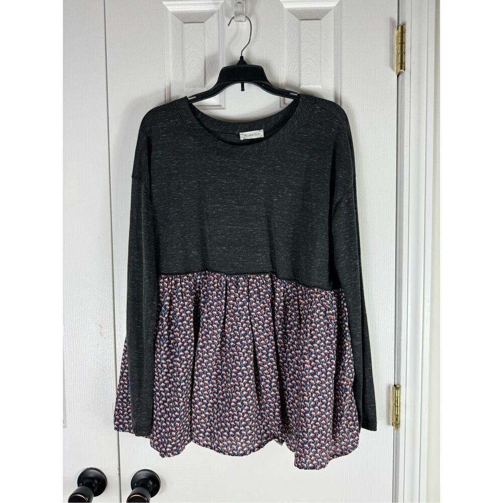 Bucket List Womens Gray Heathered Knit Colorblock Floral Babydoll Peplum Tunic T